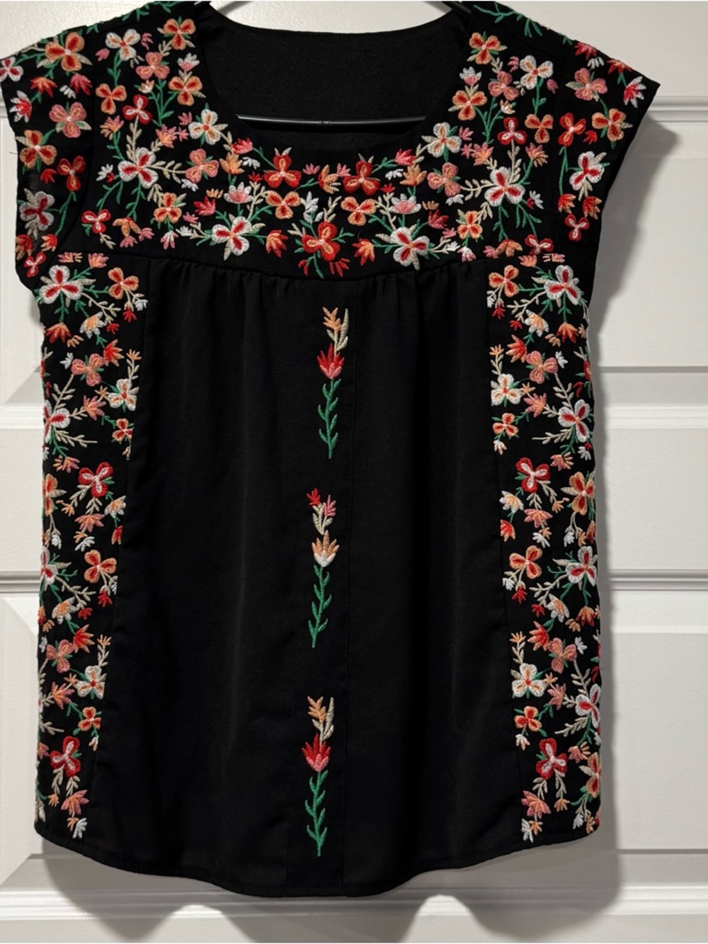 Black Floral Embroidered Capped Sleeve Top 04-0130 - Picture 2 of 7